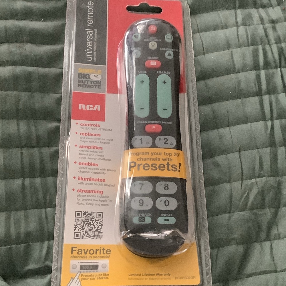 RCA Universal Remote Control with Large Buttons. Buttons Illuminates New